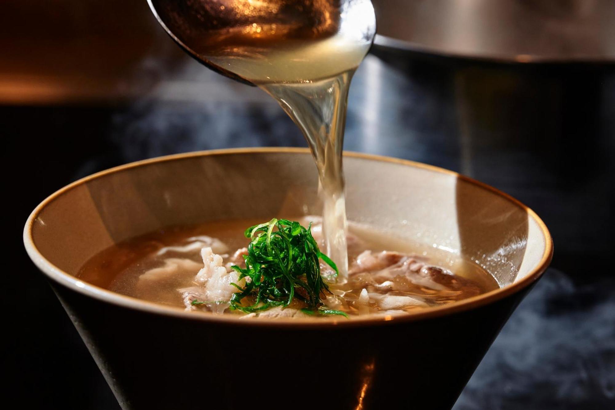 Omo7 Osaka By Hoshino Resorts Eksteriør billede A bowl of soup being served